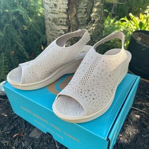 Beezees wedge sandals